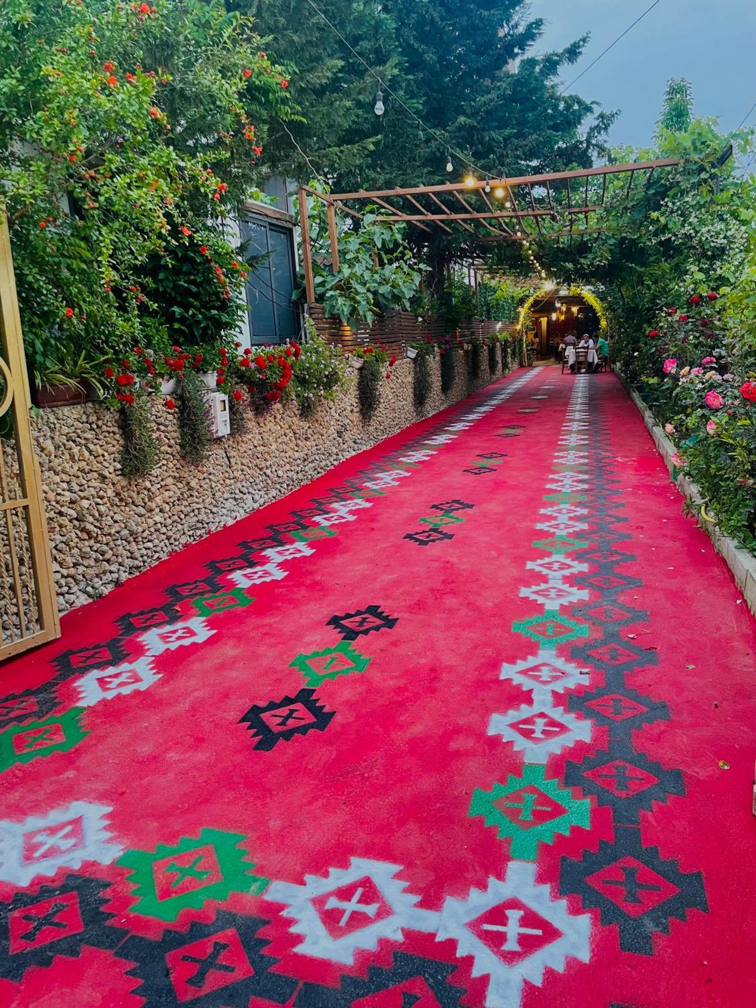 Te Bujtina Hotel- Cozy Stay With Traditional Breakfast Near Beach Golem  Exterior foto