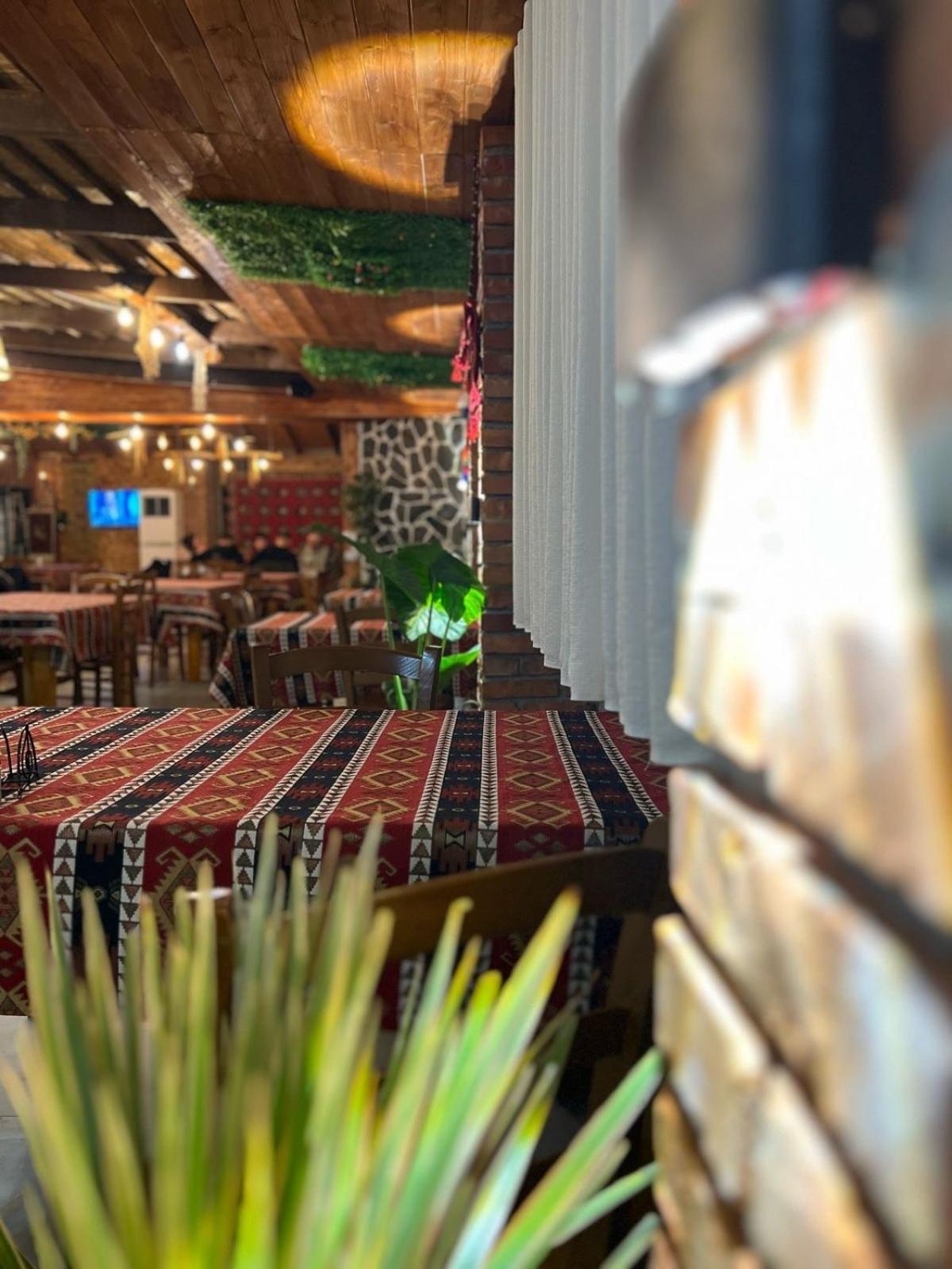 Te Bujtina Hotel- Cozy Stay With Traditional Breakfast Near Beach Golem  Exterior foto