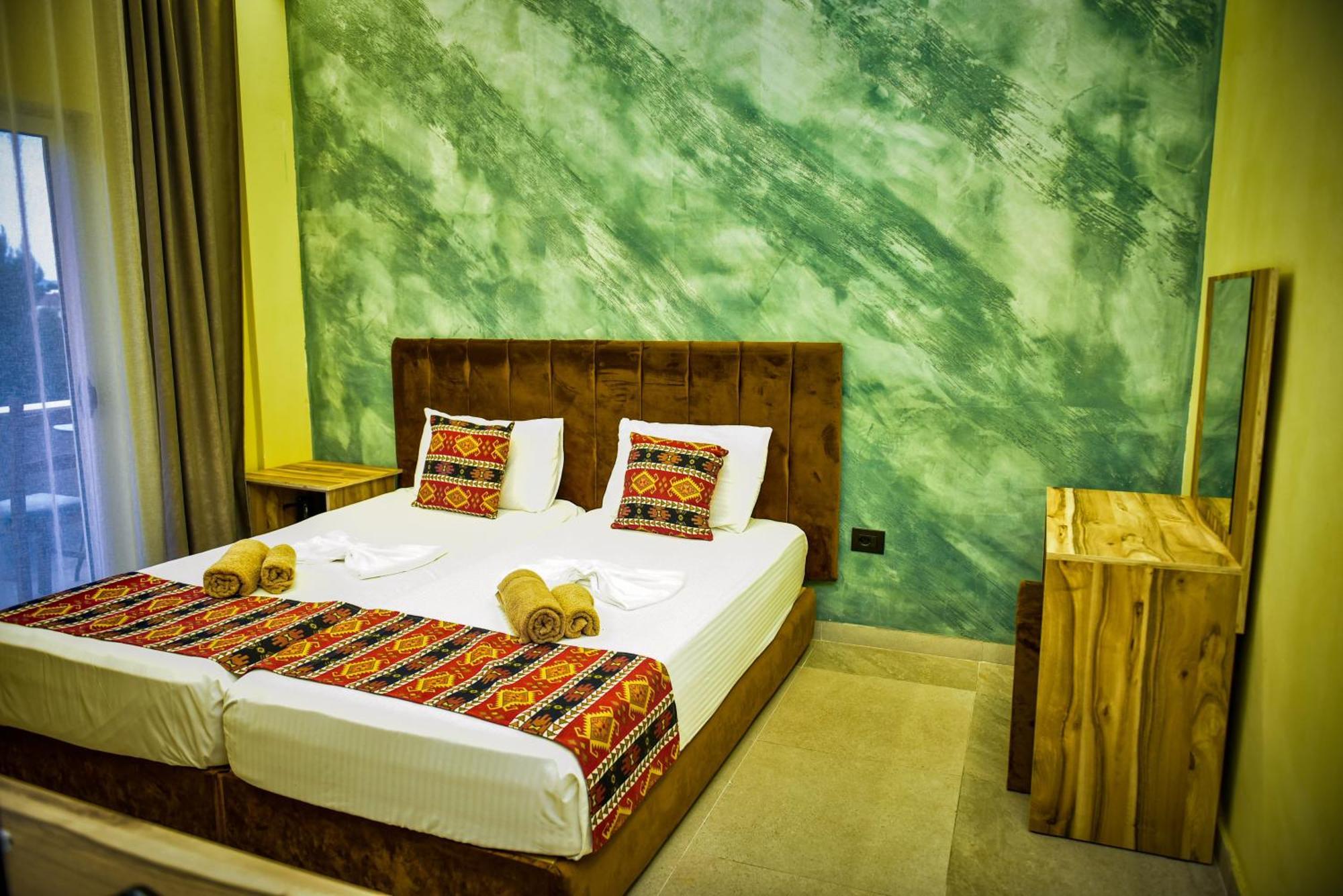 Te Bujtina Hotel- Cozy Stay With Traditional Breakfast Near Beach Golem  Exterior foto